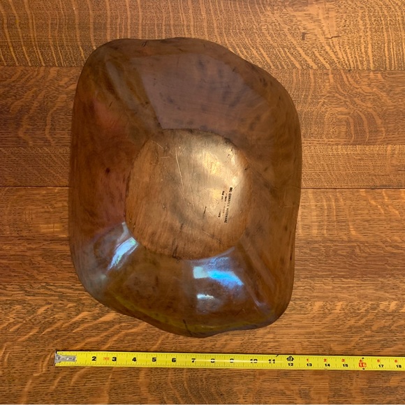 Large Beautiful Laquered Handmade Wood Bowl from the Mil Cumbres area of Mexico - Picture 7 of 10